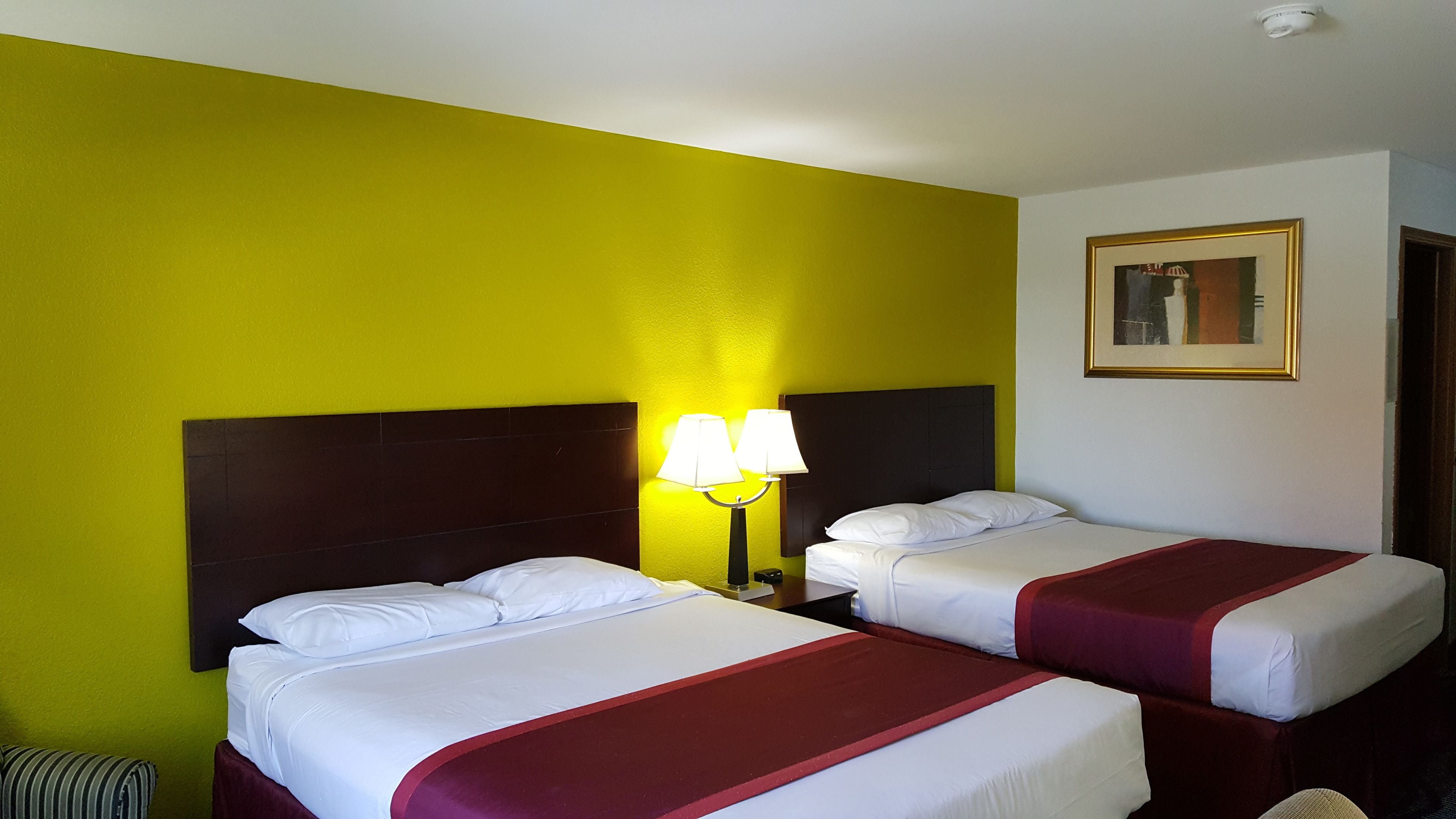 standard double room | pillow-top beds, in-room safe, individually furnished, desk