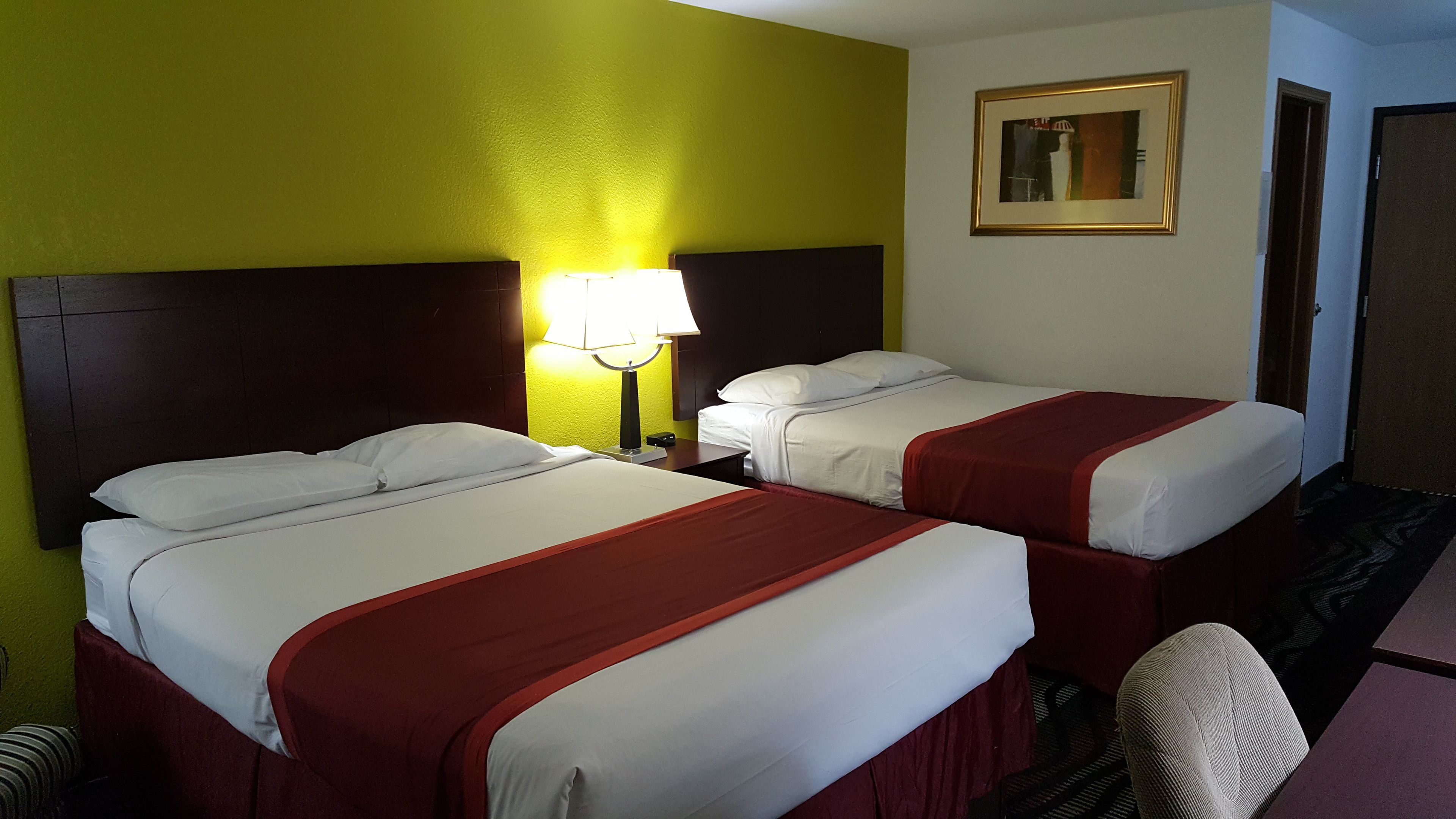 standard double room | pillow-top beds, in-room safe, individually furnished, desk