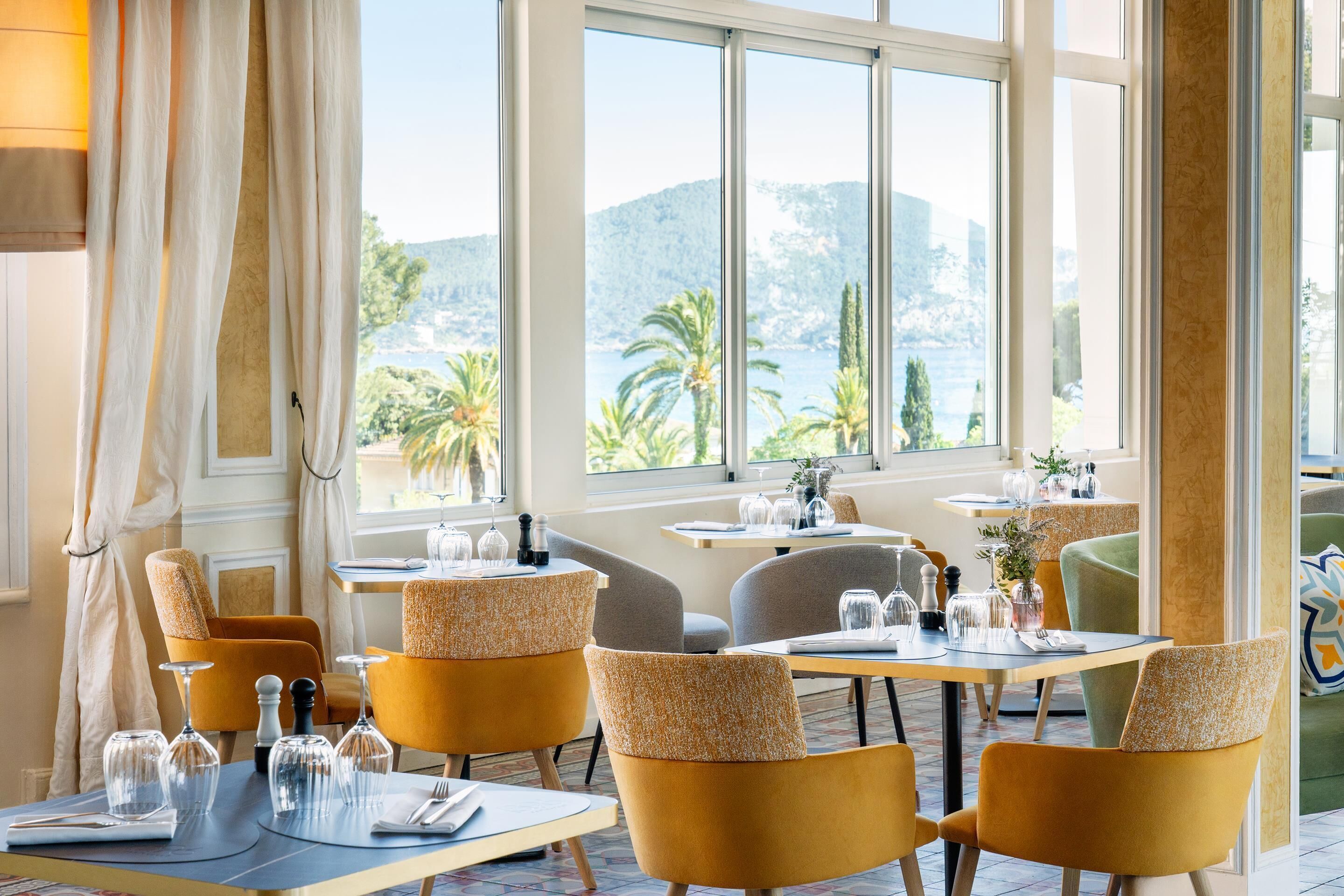 Dinner served, Mediterranean cuisine, al fresco dining 