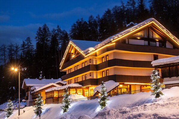 Front of property - evening/night