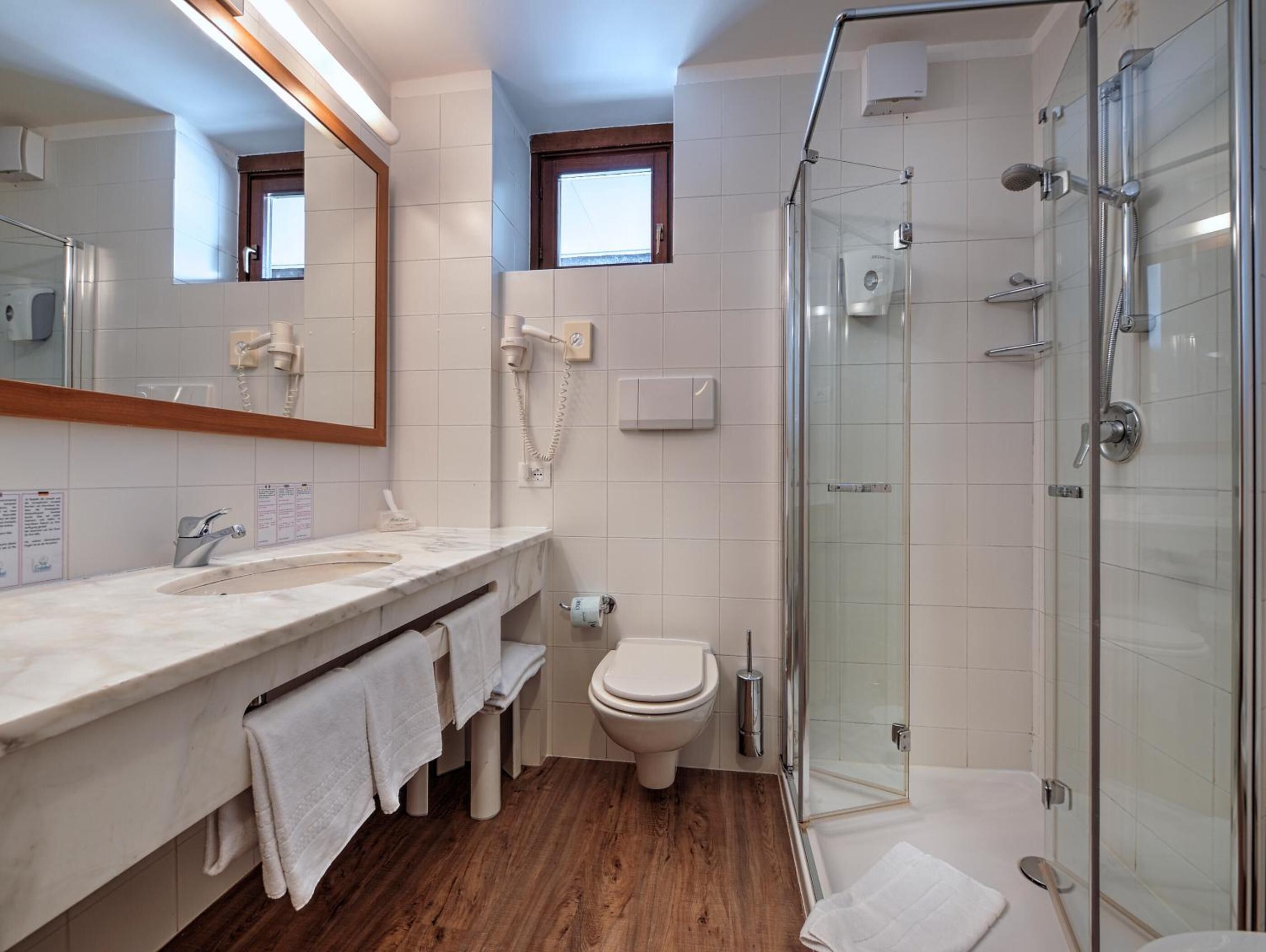 standard double room | bathroom | shower, free toiletries, hair dryer, bathrobes