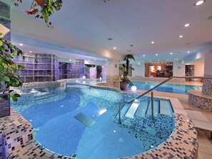 2 indoor pools