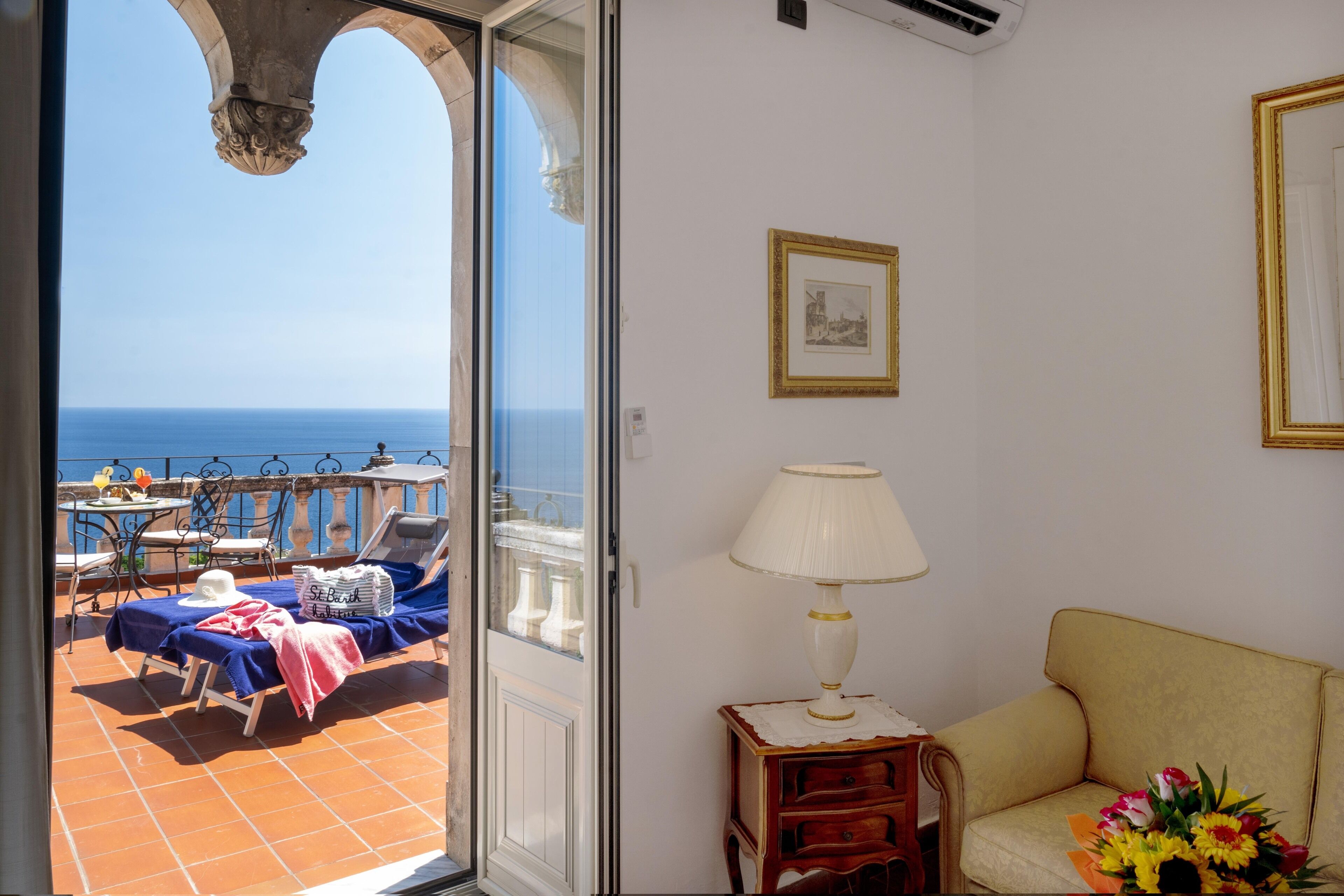 クラシック スイート シービュー | ミニバー、セーフティボックス (室内)、デスク、WiFi (無料)