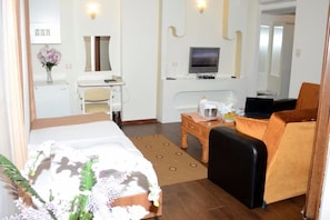 Suite | Minibar, in-room safe, desk, iron/ironing board - Florya Park Hotel (Istanbul)
