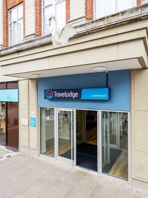 Exterior - Travelodge Leatherhead (Leatherhead)