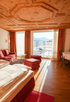 Suite Junior | Minibar, una cassaforte in camera, una scrivania, Wi-Fi gratuito