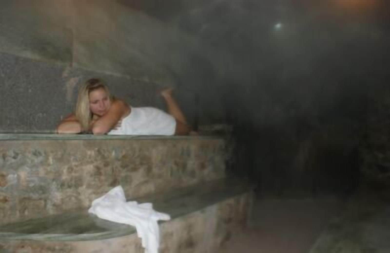 Sauna, baño de vapor, baño turco o hammam, masajes deportivos y masajes 