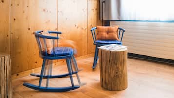 Comfort Double Room | Living area | TV