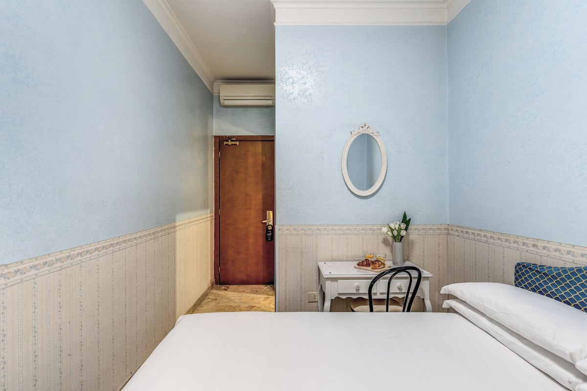 Economy-Zimmer | Minibar, Zimmersafe, Schreibtisch, kostenloses WLAN