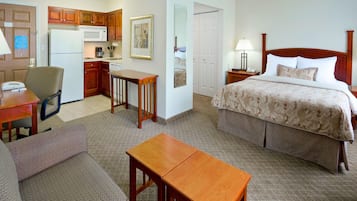 Individually furnished, desk, iron/ironing board, free WiFi