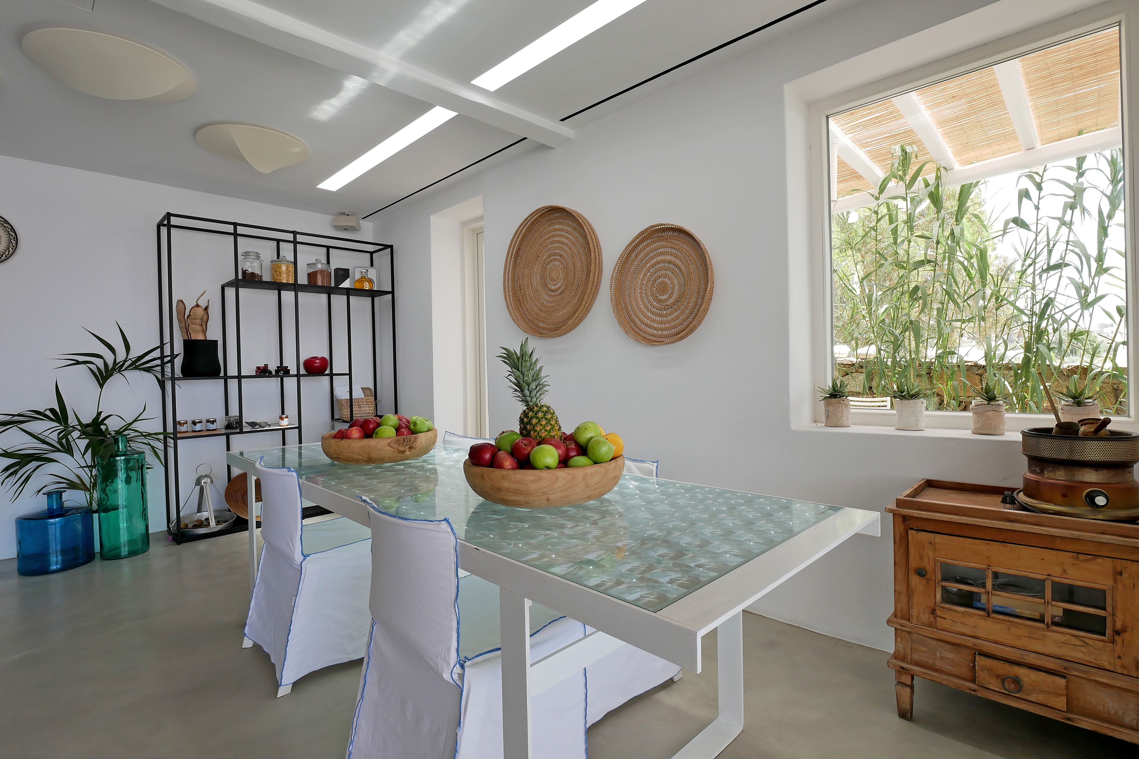 free daily cooked-to-order breakfast