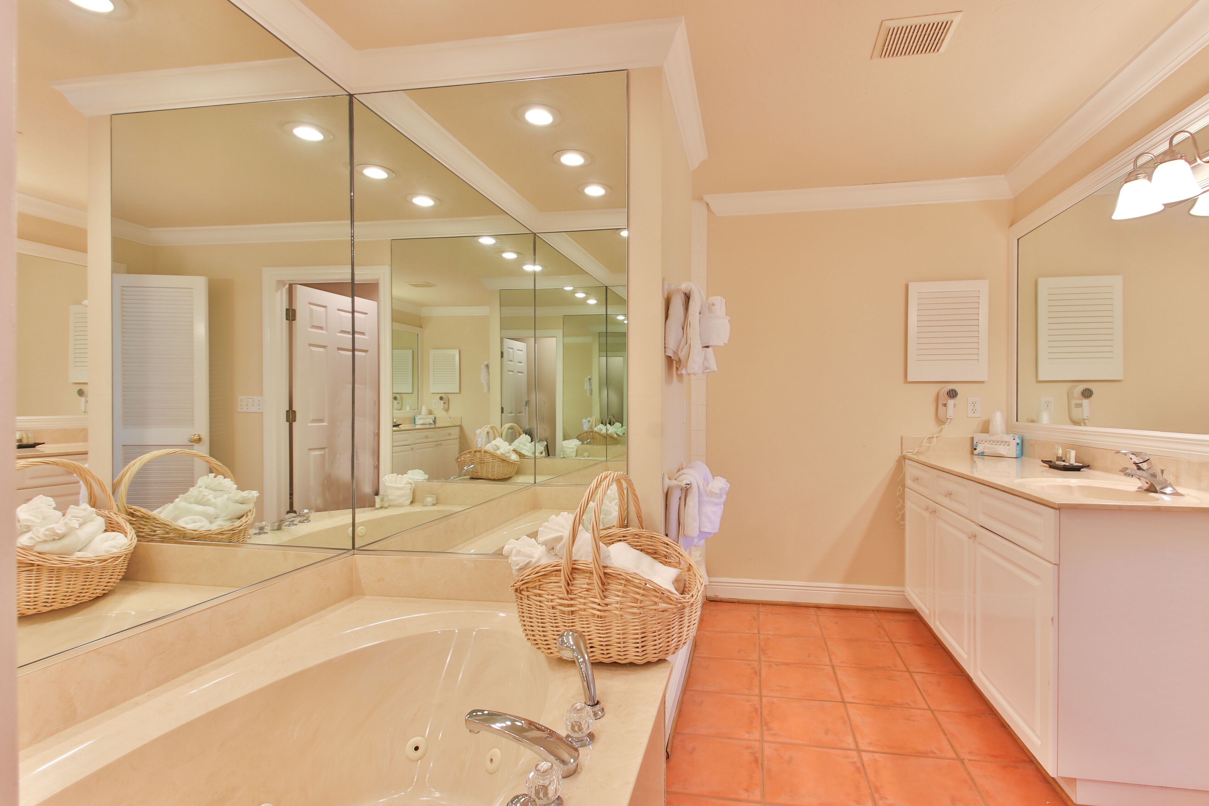 Tortuga Inn Beach Resort