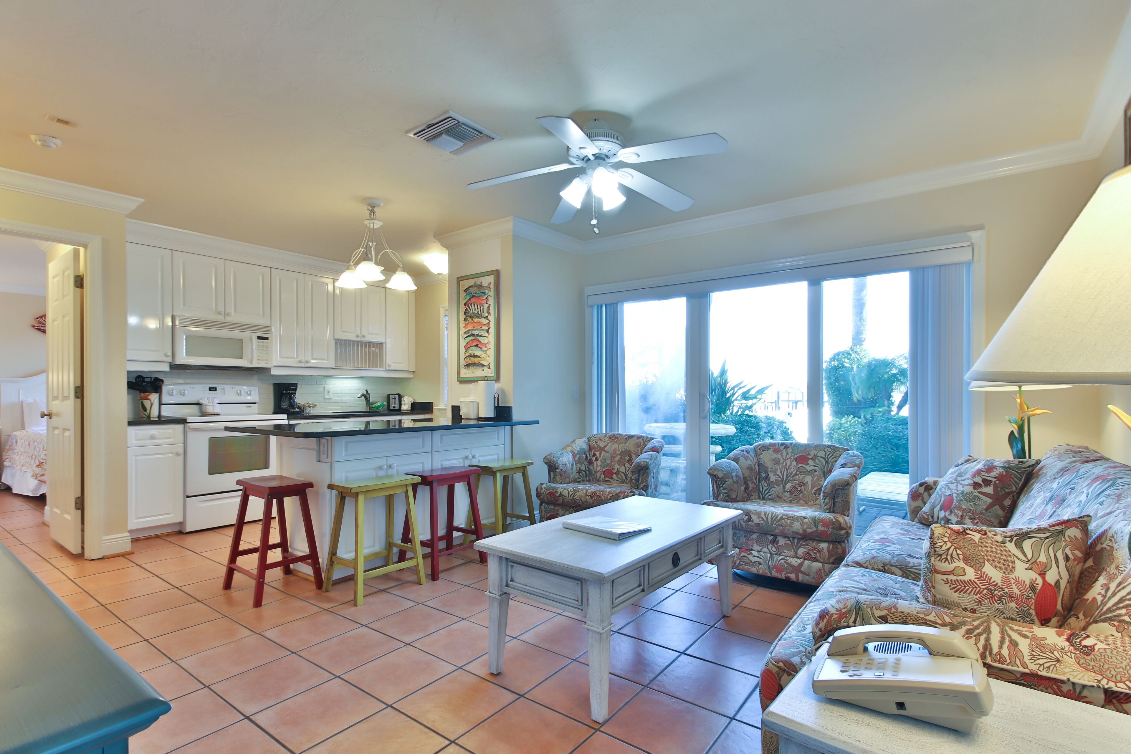 tortuga #153 | living area