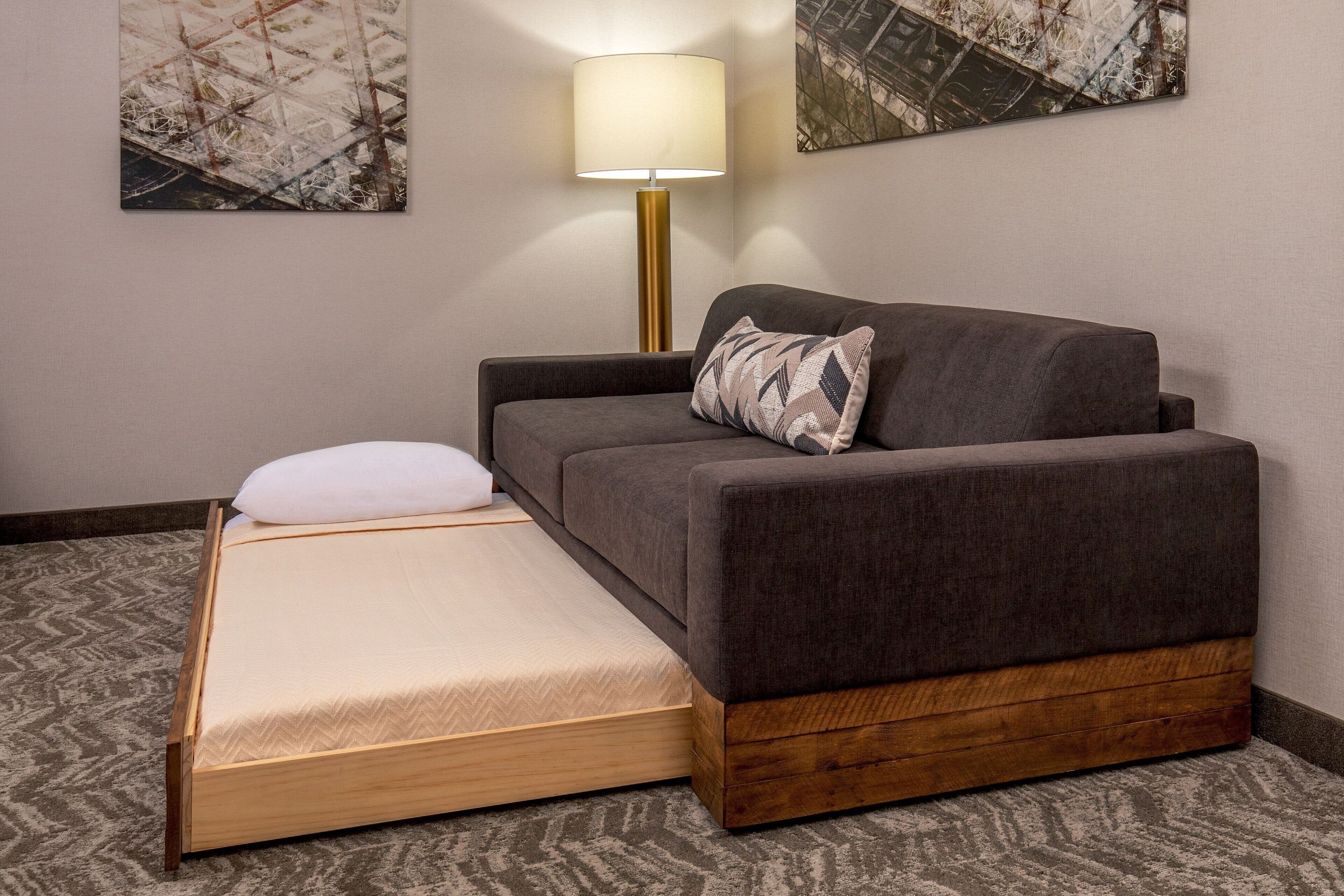 1 bedroom, premium bedding, desk, laptop workspace