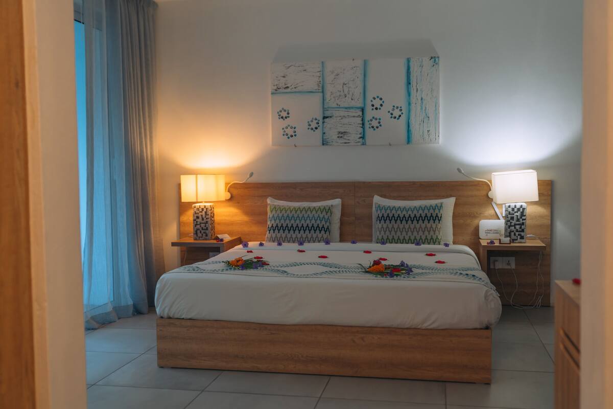 Quarto (Privilege) | Roupas de cama antialérgicas, frigobar, cofres nos quartos