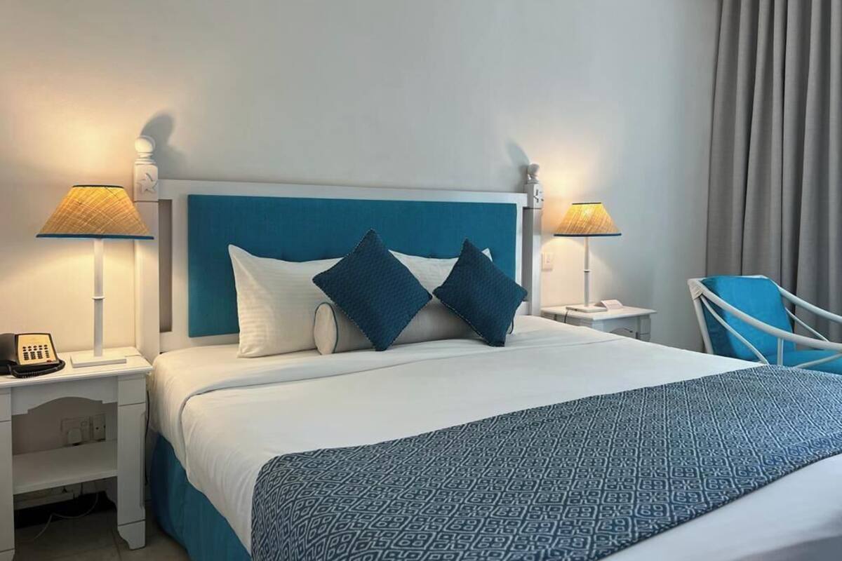 Quarto standard | Roupas de cama antialérgicas, frigobar, cofres nos quartos