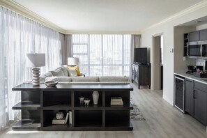 Flat-screen TV - Victoria Marriott Inner Harbour (Victoria)