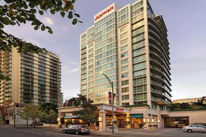 Exterior - Victoria Marriott Inner Harbour (Victoria)