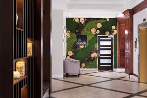 Lobby lounge
