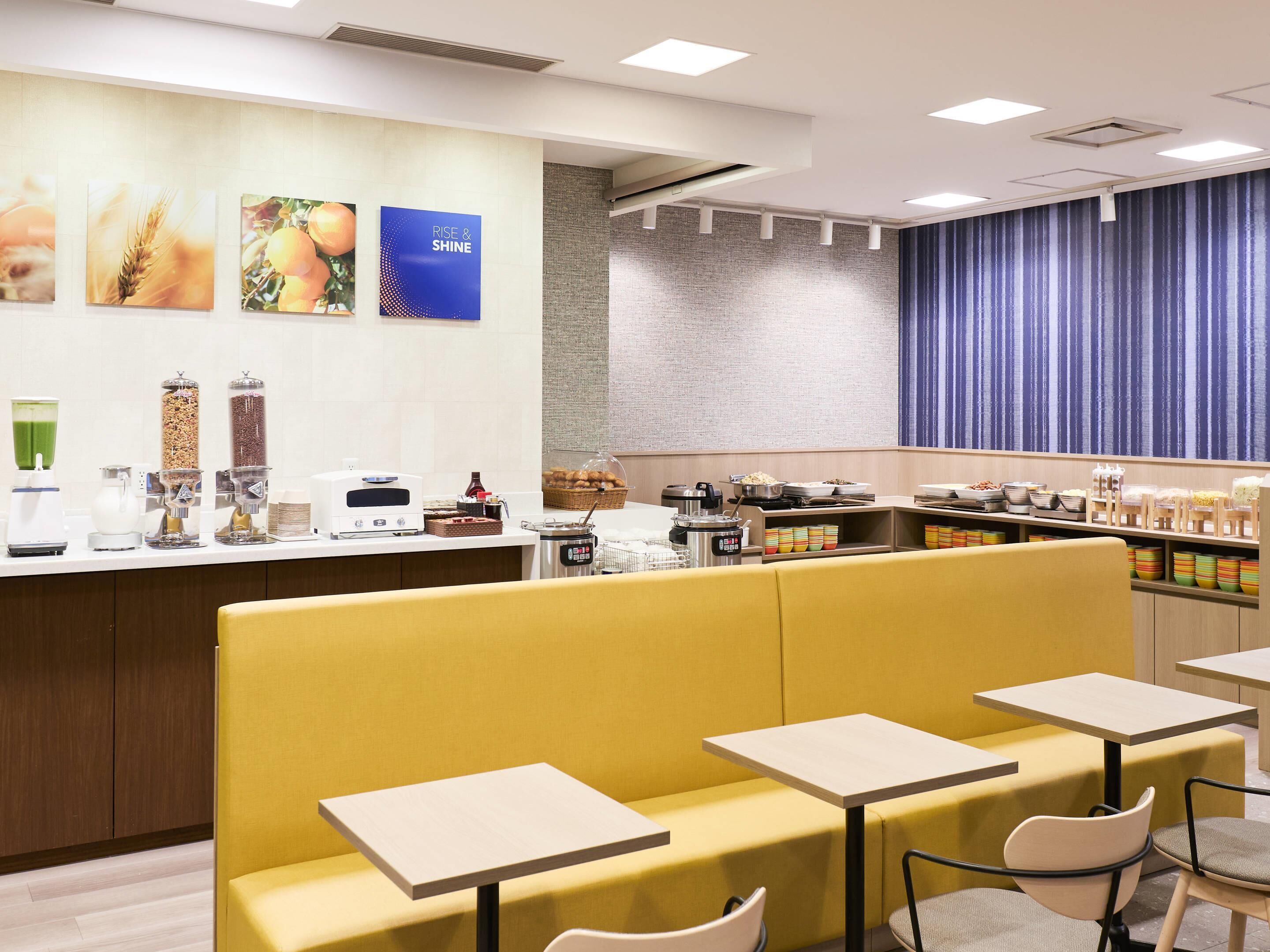 Free daily full breakfast 