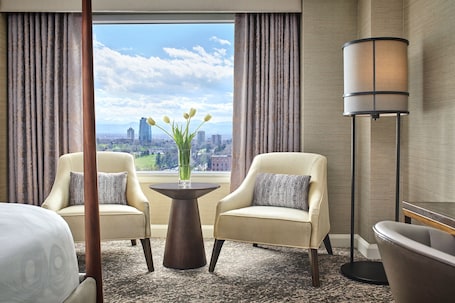 Ropa de cama hipoalergénica, colchones con pillow-top y minibar