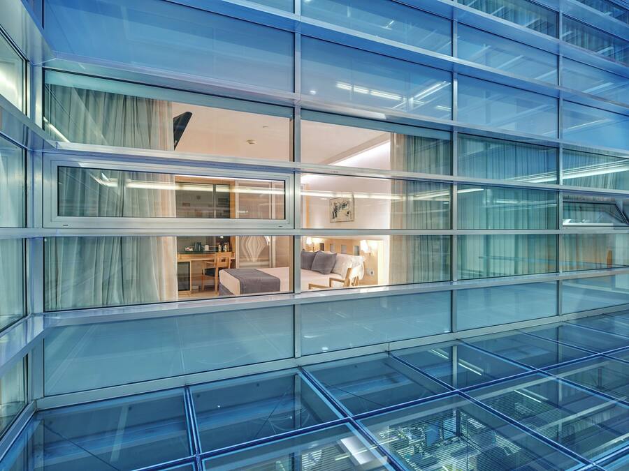 Minibar, coffres-forts dans les chambres, bureau, chambres insonorisées