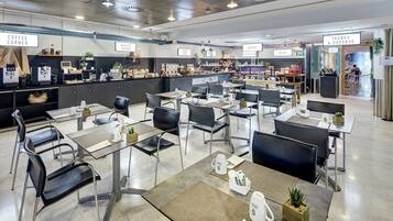 Daily buffet breakfast for a fee