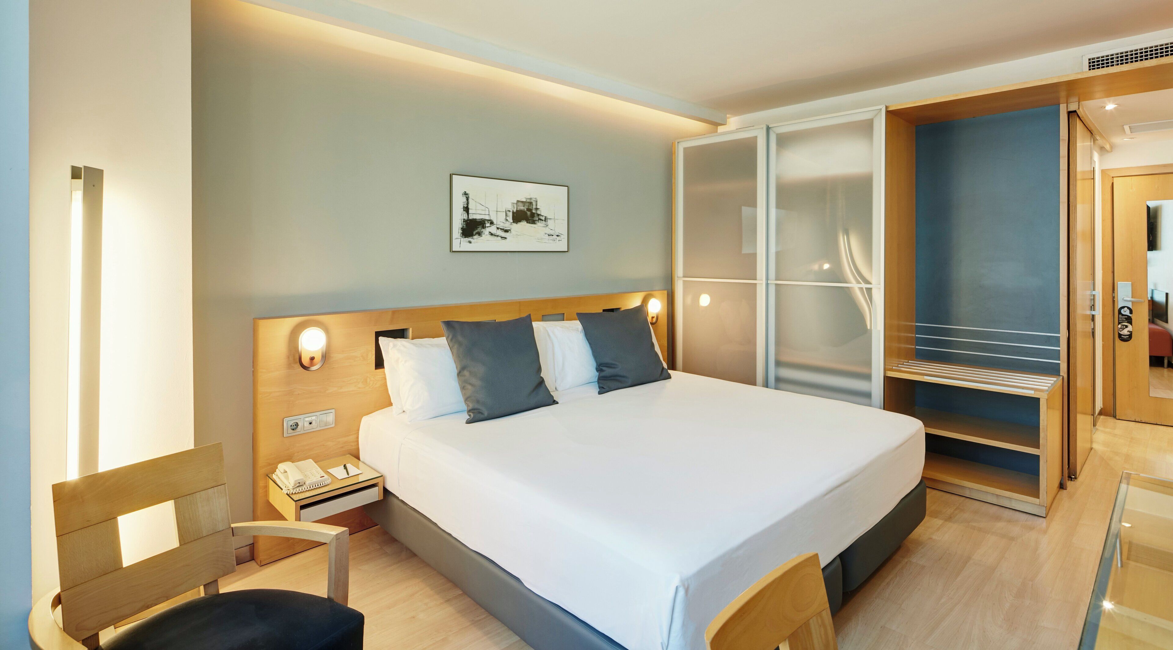 superior room | minibar, in-room safe, desk, soundproofing
