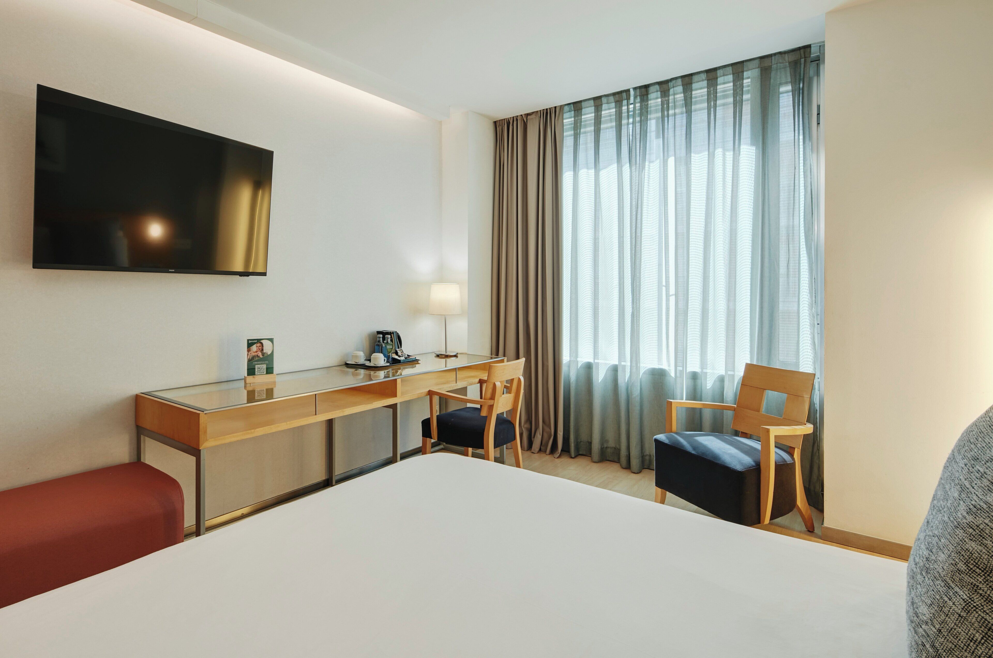 Quarto casal clássico | Frigobar, cofres nos quartos, escrivaninha, quartos à prova de som