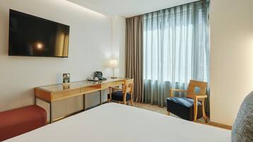 Quarto casal clássico | Frigobar, cofres nos quartos, escrivaninha, quartos à prova de som