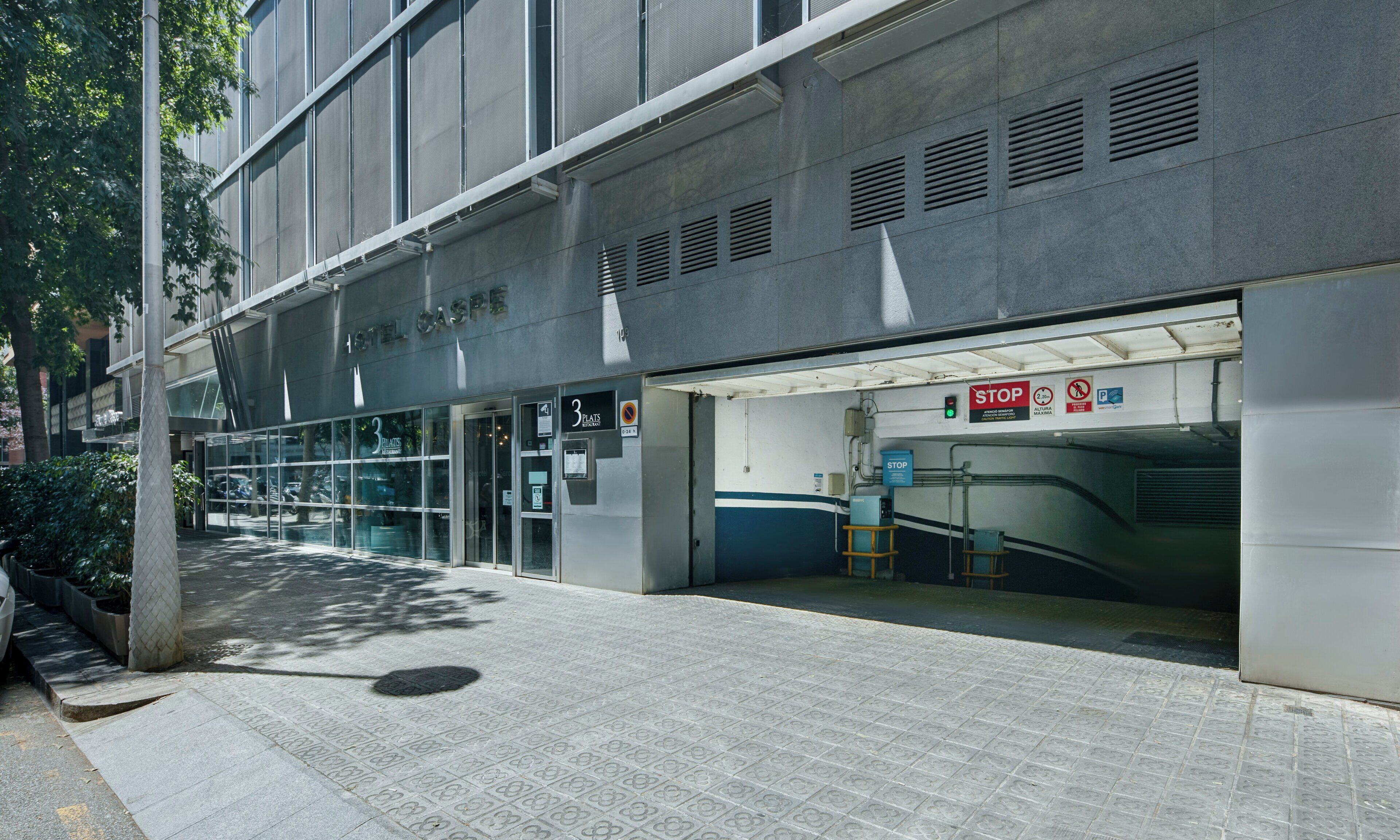 Self-parking (surcharge)