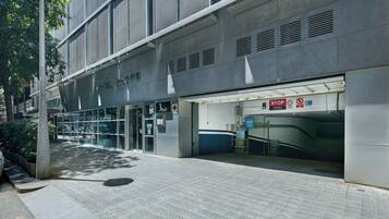 Self-parking (surcharge)