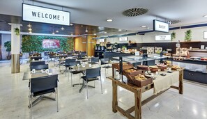 Desayuno buffet todos los días (con cargo)