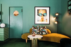 Perhesviitti (The Canopy Retreat Suite) | Ilmaiset minibaarituotteet, työpöytä, äänieristys, silitysrauta/-lauta