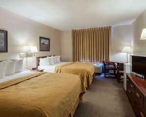 Individually decorated, individually furnished, desk, laptop workspace - Quality Inn Robinsonville (Robinsonville)