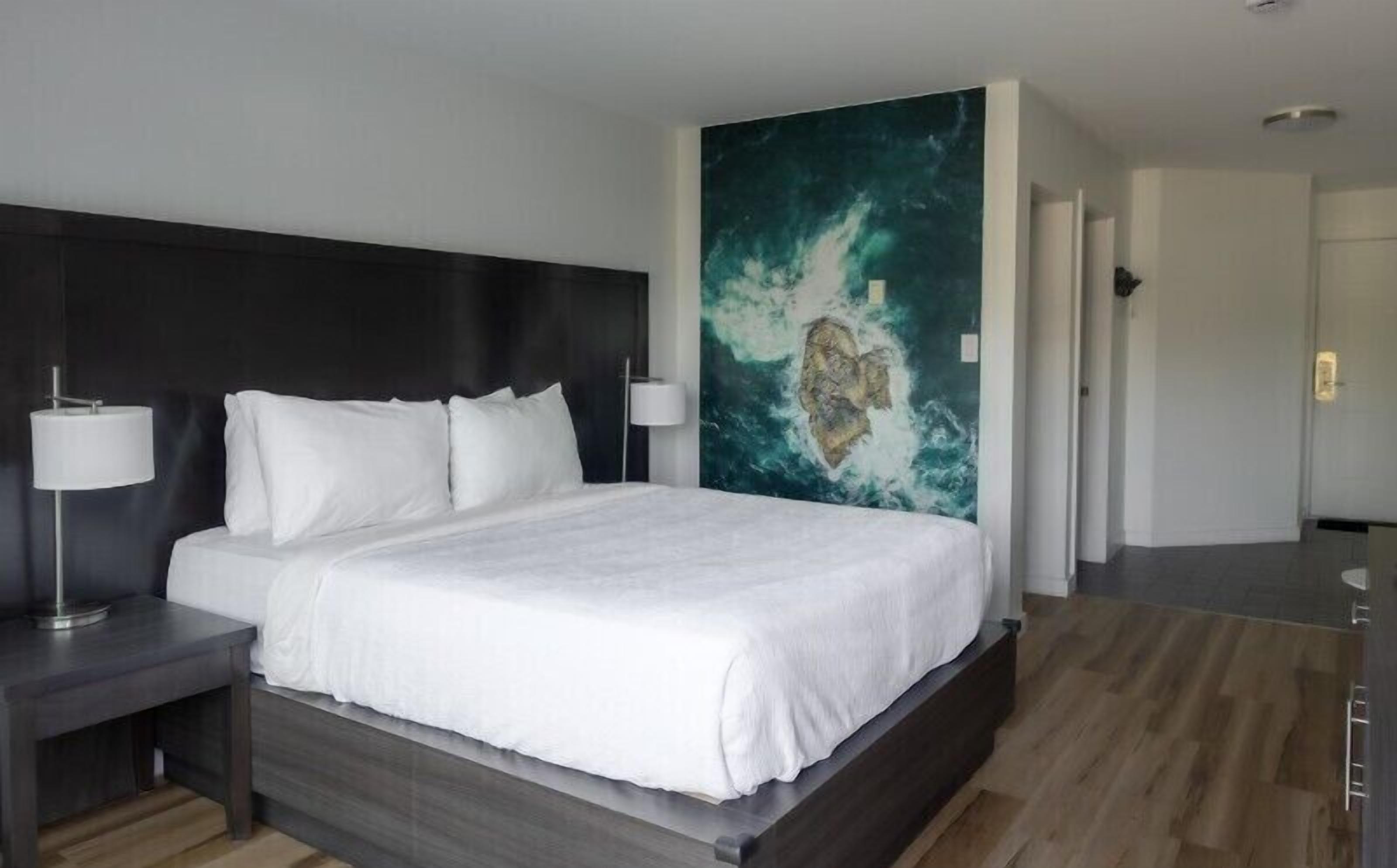 Habitación Deluxe | Colchones con acolchado adicional y escritorio