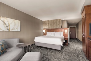 Desk, blackout curtains, iron/ironing board, free cots/infant beds - Courtyard by Marriott Philadelphia Montgomeryville (North Wales)