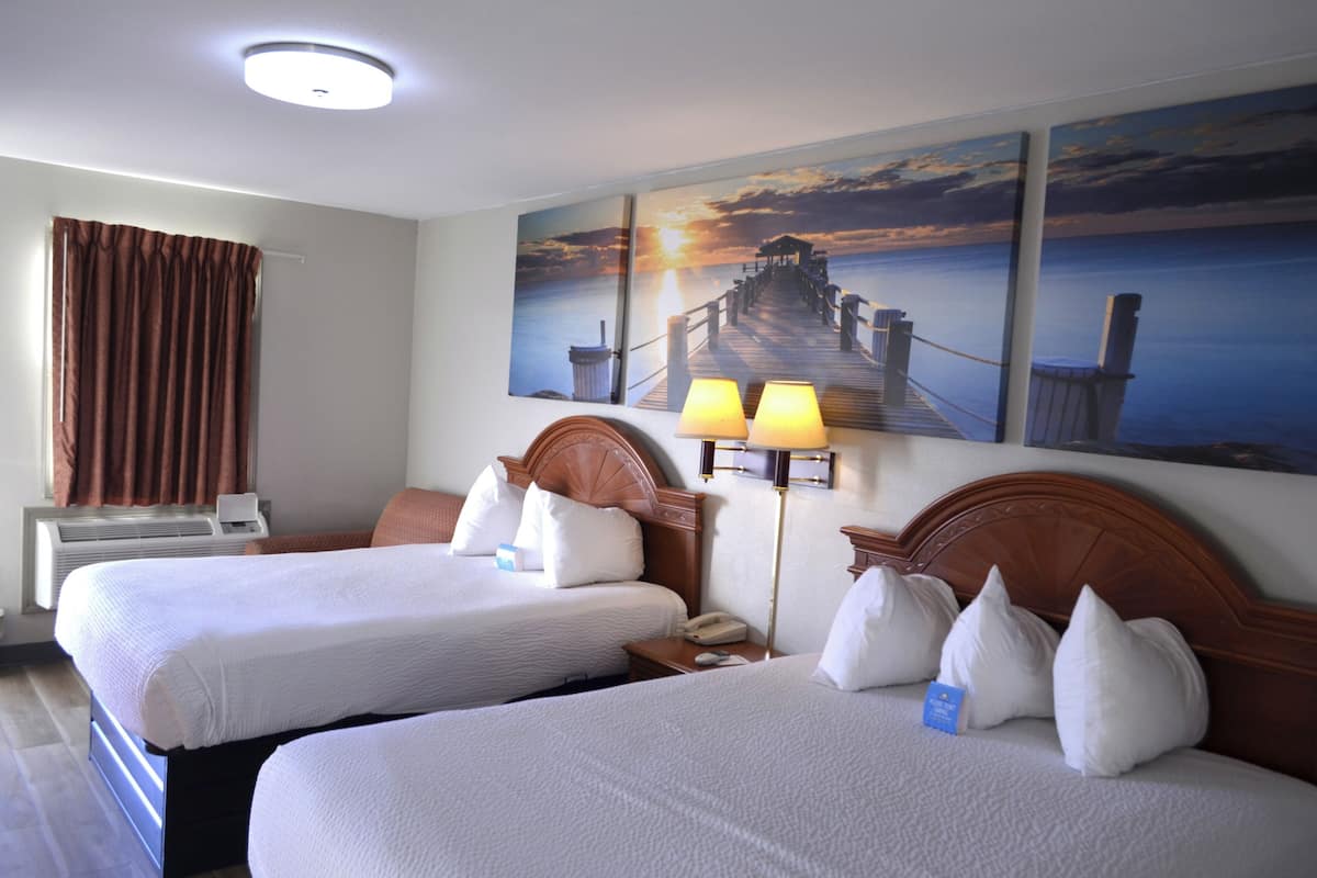 Hypoallergeen beddengoed, een bureau, een laptopwerkplek