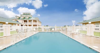 Days Inn by Wyndham Trumann AR