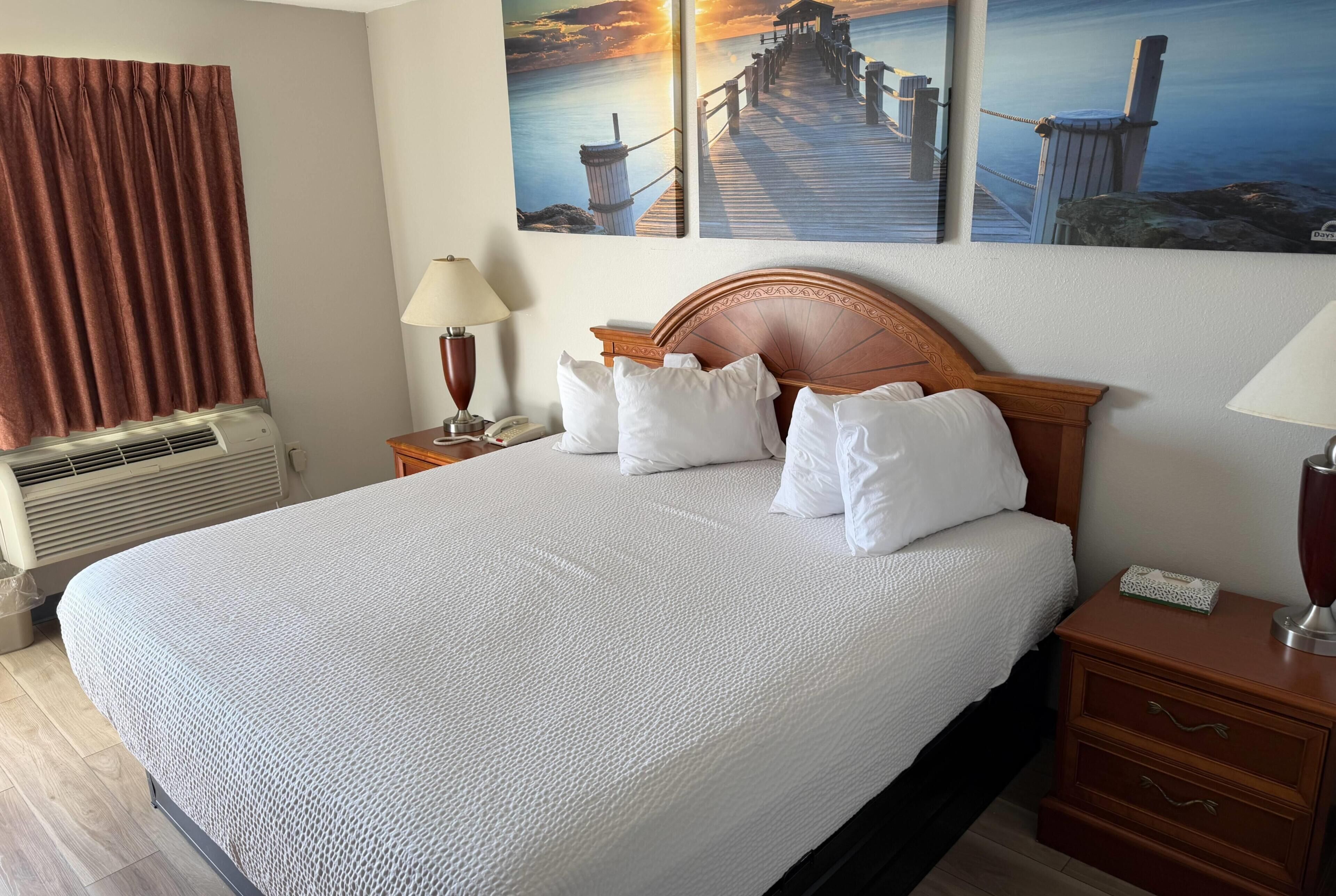 ملاءات للفراش لا تسبب الحساسية ومكتب ومساحة عمل للكمبيوتر المحمول