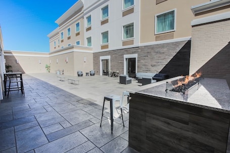 Terraza o patio. Holiday Inn Longview - North by IHG