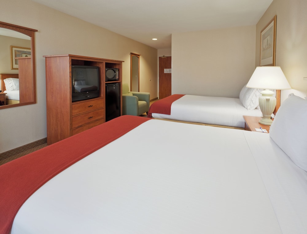 Holiday Inn Express & Suites Carson City by null