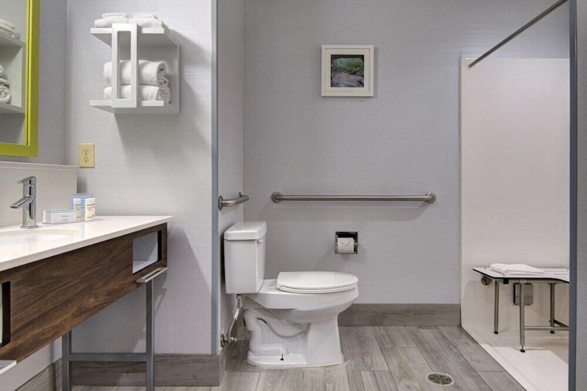 Baño | Amenidades de baño gratuitas, secadora de cabello, toallas