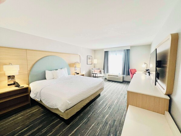 Premium bedding, in-room safe, iron/ironing board, free WiFi