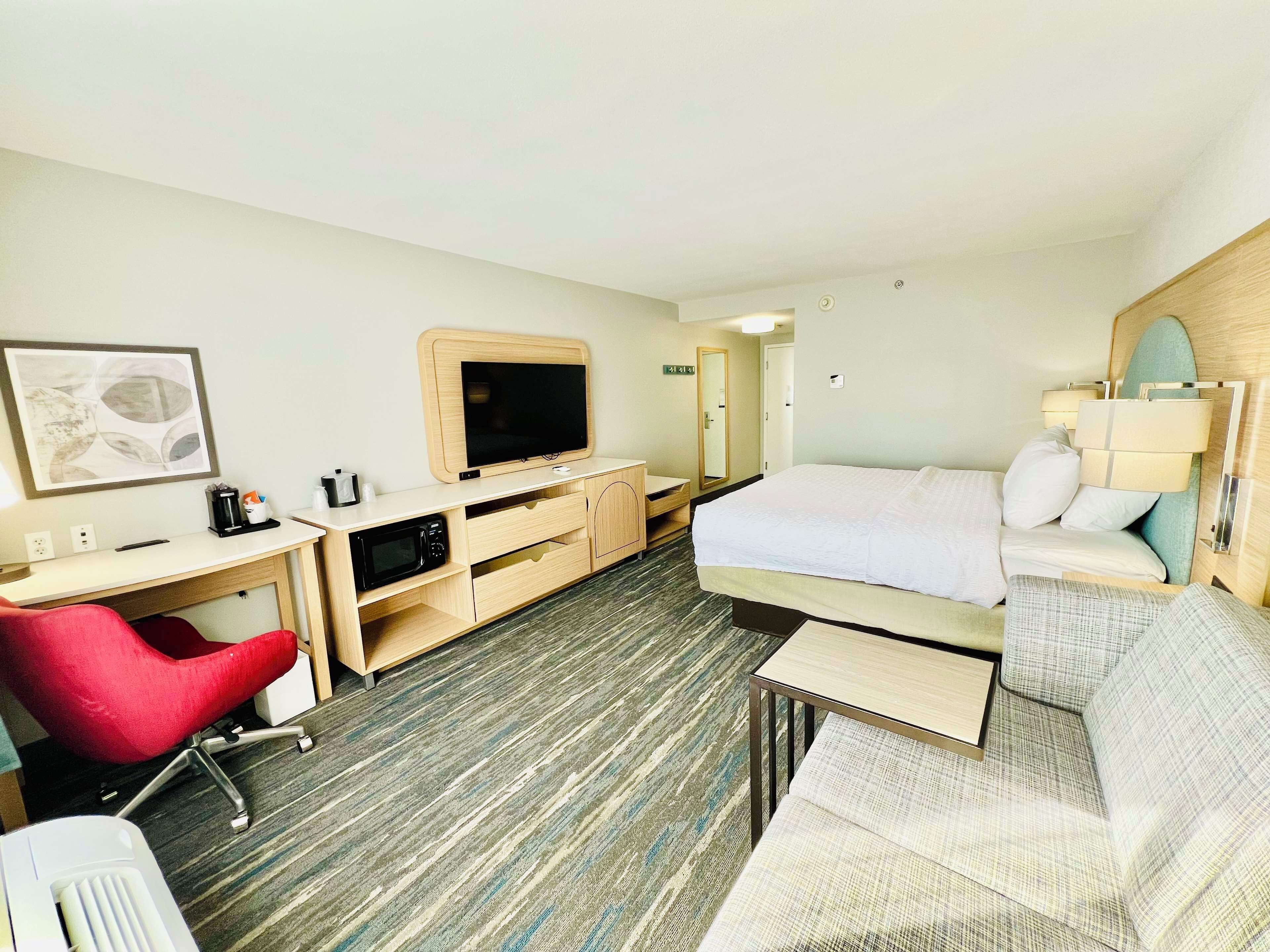 king study | premium bedding, in-room safe, iron/ironing board, free wifi