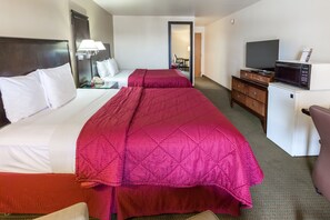 Habitación Prestigio, 2 camas Queen size, balcón, vista a la montaña (Not Pet Friendly) | Escritorio, cortinas blackout, wifi gratis y ropa de cama 