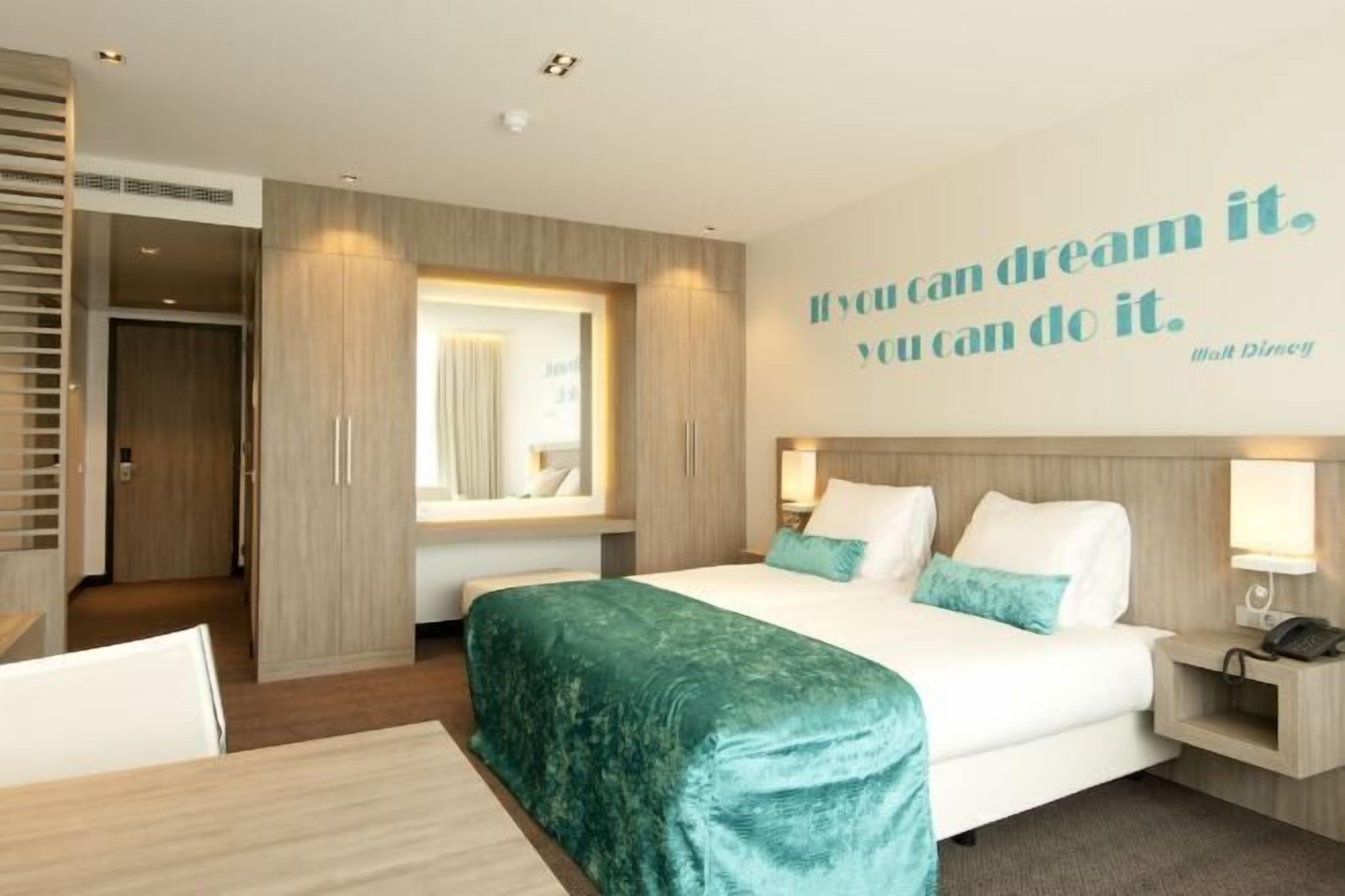 Coffres-forts dans les chambres, bureau, chambres insonorisées