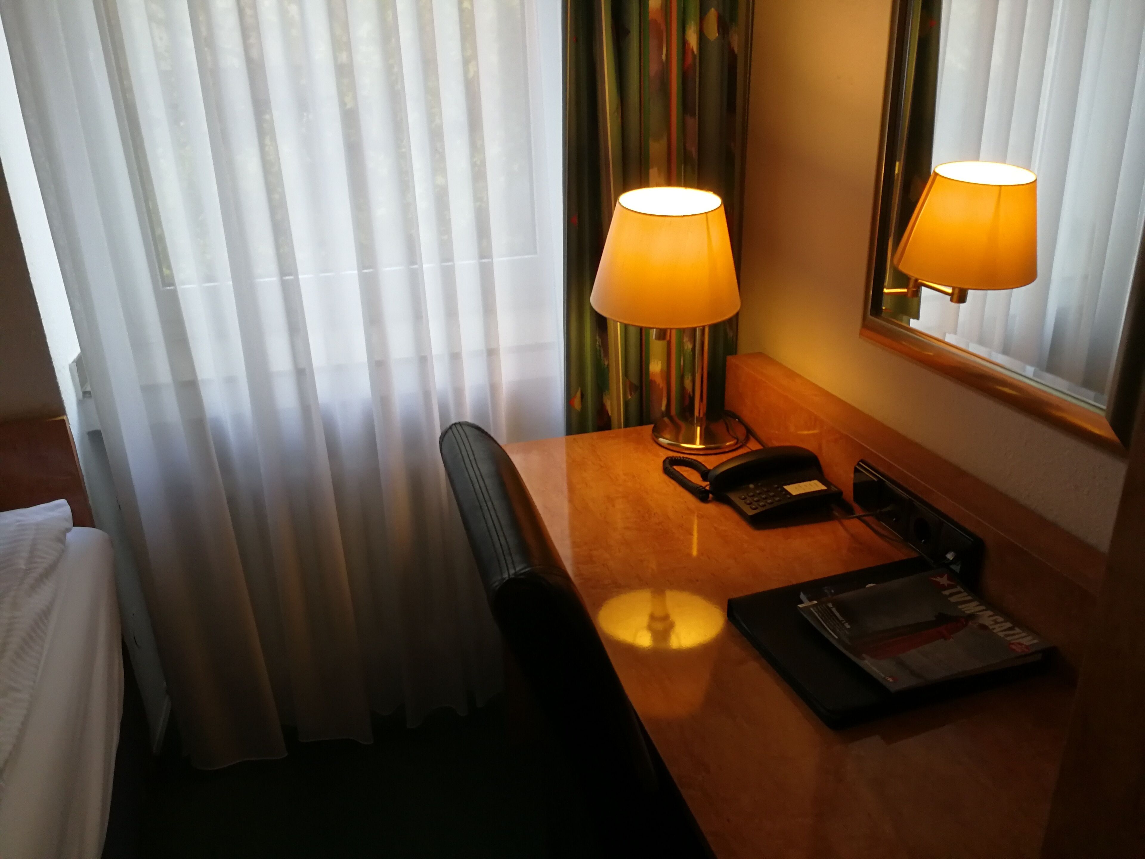 single room, 1 single bed | premium bedding, down duvets, pillow-top beds, in-room safe