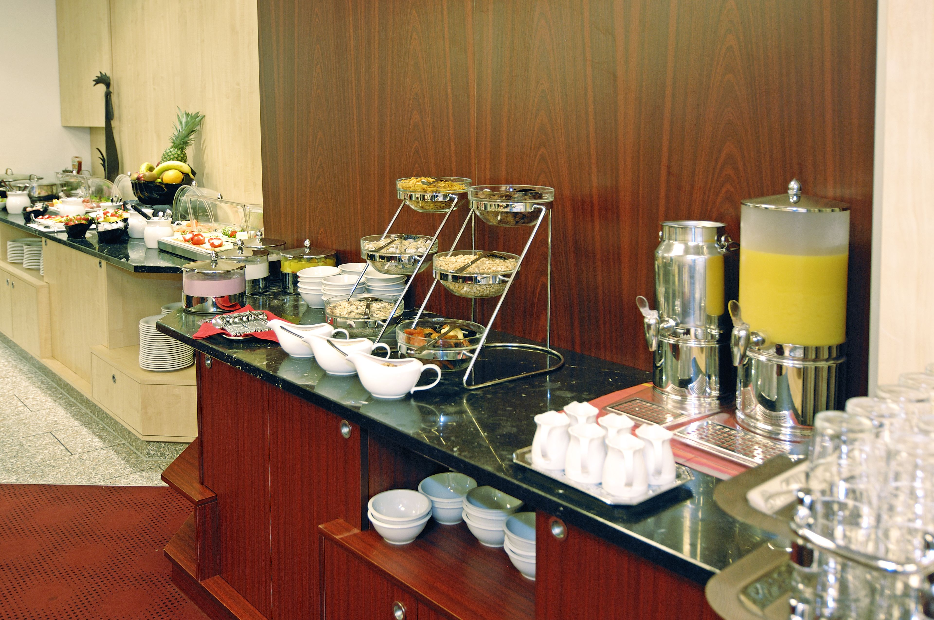 daily continental breakfast (eur 18.5 per person)