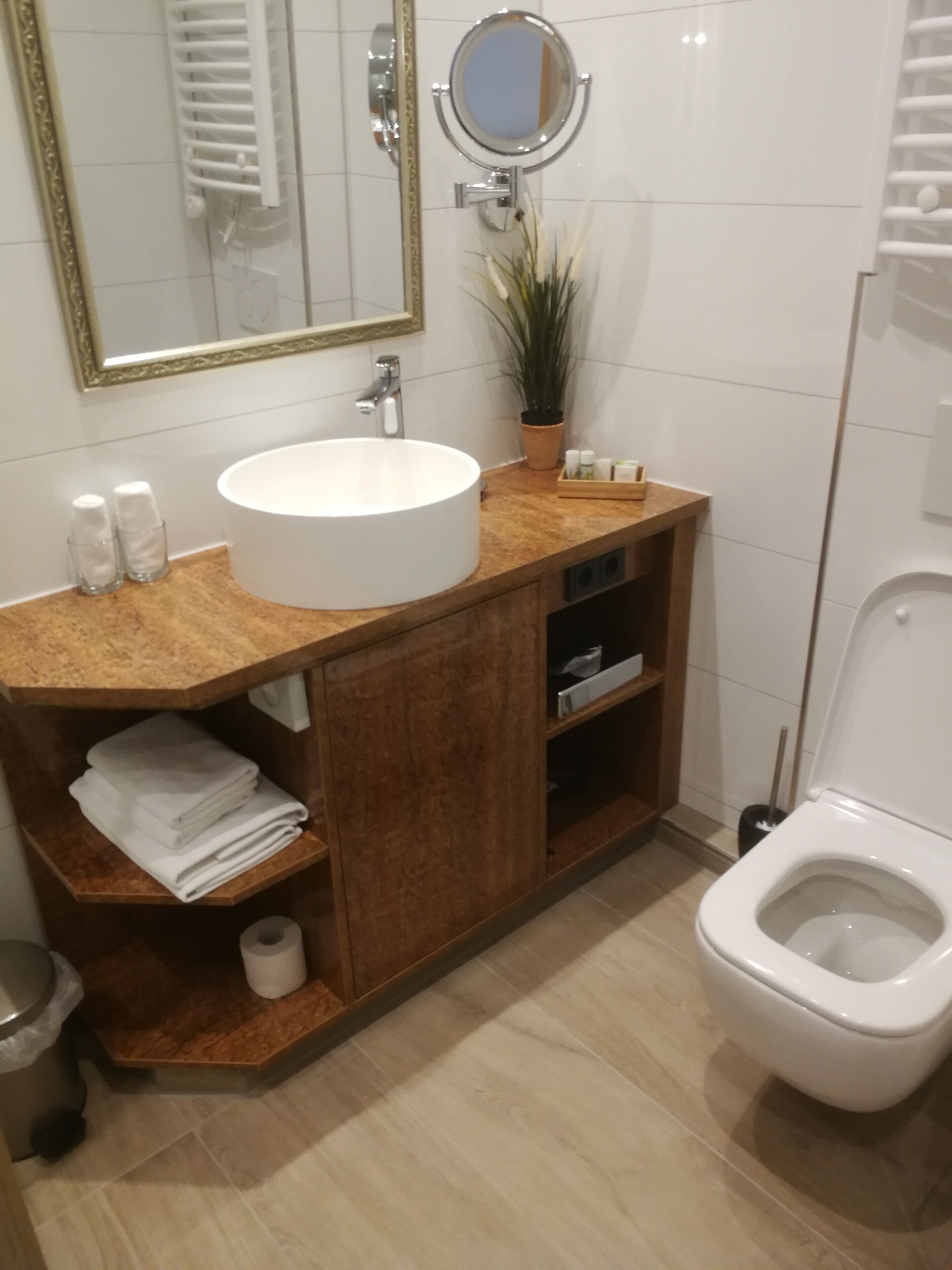 deluxe double room | bathroom | designer toiletries, hair dryer, towels